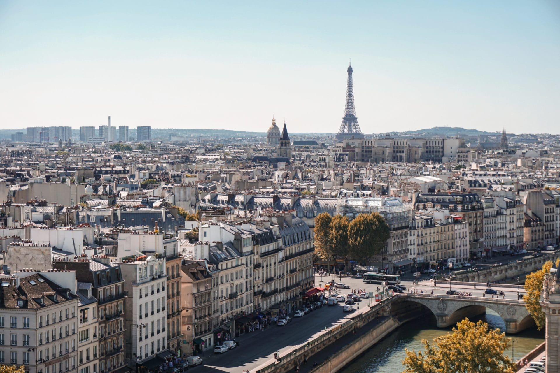 Les monuments de paris se dégradent dans le temps