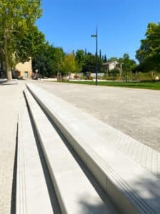 marche en béton imitation pierre calcaire à Avignon